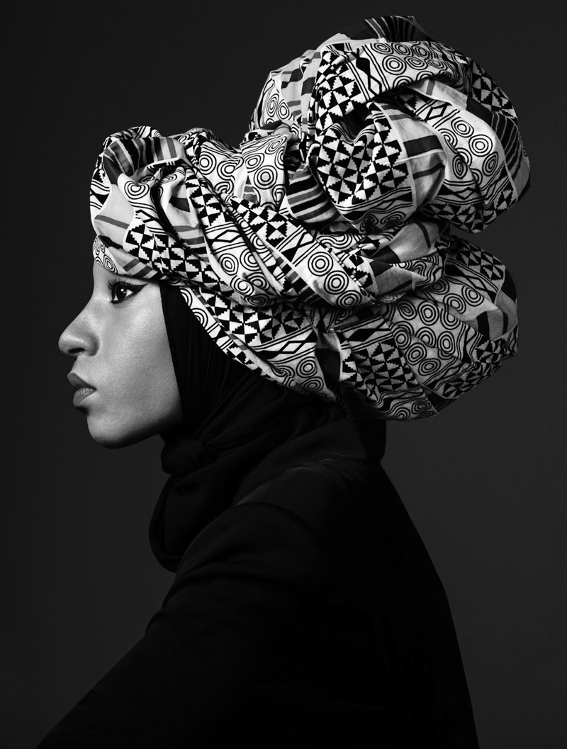 Shishgan nipellarning erotik fotosuratlari Meva va sabzavotlar bilan mushtlash fotosuratlari